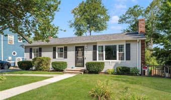5 Versailles St, Cranston, RI 02920