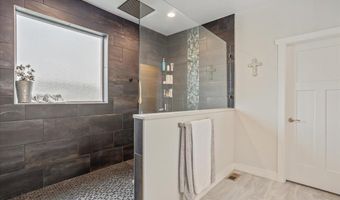 2200 ARROWLEAF Dr, Cheyenne, WY 82007