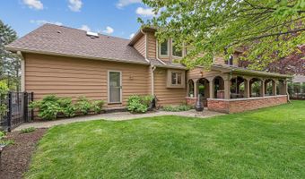 14 Hampton Ct, Algonquin, IL 60102