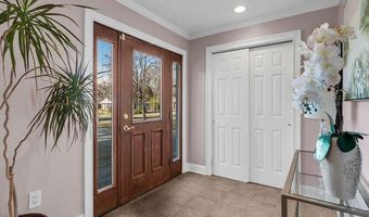 3 Waverly Pl, Aberdeen, NJ 07747