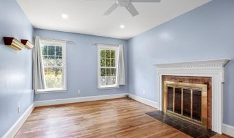 8614 BRAEBURN Dr, Annandale, VA 22003