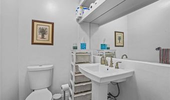 12 Hammond St, Newport, RI 02840
