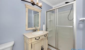 121 11th Pl NW, Arab, AL 35016
