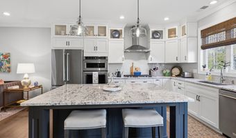 39 Brentwood Cir 39, Danbury, CT 06810