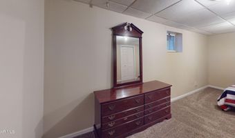 1647 Saint Francis Ln, Altoona, PA 16602