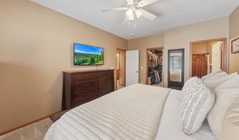 524 Carrie Ln, Altoona, IA 50009