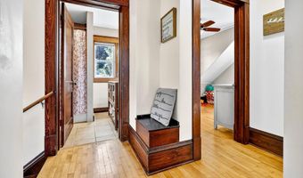816 N SUPERIOR St, Appleton, WI 54911