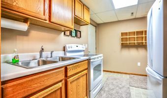 1524 N Harrison St, Aberdeen, SD 57401