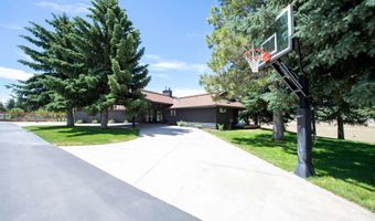 106 Chestnut Ln, Bellevue, ID 83313