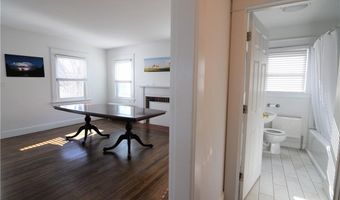 460 E Main Rd, Middletown, RI 02842