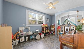 705 Overlook Dr, Alliance, OH 44601