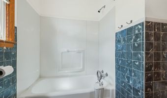 357 Maplewood Dr, Alliance, OH 44601