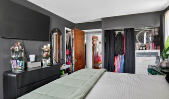 726 PLUMTREE Ln, Claymont, DE 19703