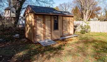 975 Wolf Hill Rd, Cheshire, CT 06410