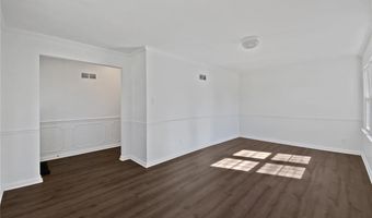 120 Birchwood Dr, Ballwin, MO 63011