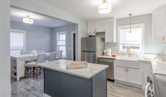 18 Hall Ave, Newport, RI 02840