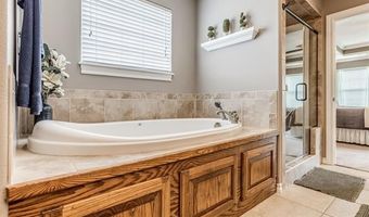 330 Parkhill Ln, Bartlesville, OK 74006