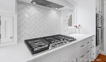 5254 Canyon River Dr NE, Ada, MI 49301