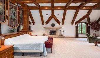 879 N 200 Rd, Baldwin City, KS 66006