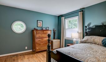 7016 WILSON Ln, Bethesda, MD 20817