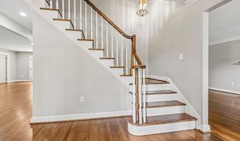 3802 IVANHOE Ln, Alexandria, VA 22310