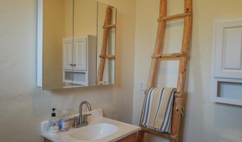 38 Tres Lomas, Arroyo Hondo, NM 87529