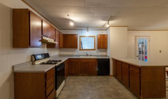 18 Cross St, Brighton, VT 05846