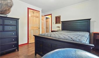 70 Lindley Ave, North Kingstown, RI 02852