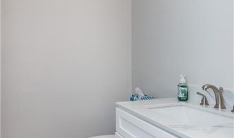 1 Hampton Rd 27, Coventry, RI 02816