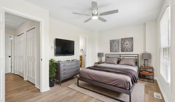 7403 HOUNDSBURY Ct, Alexandria, VA 22315