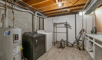 4540 Woodlow Dr, Bel Aire, KS 67220