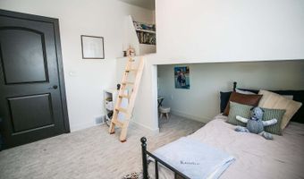 811 S Ibis St, Aberdeen, SD 57401