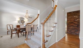 1217 Du Motier Dr, Ballwin, MO 63011
