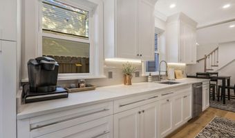 1014 QUEEN St, Alexandria, VA 22314