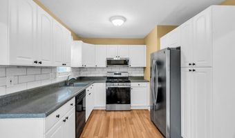 316 Seaman Ave, Beachwood, NJ 08722