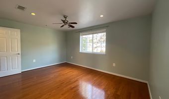 4061 S FOUR MILE RUN Dr 301, Arlington, VA 22204