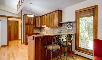 15 Brookridge Dr, Avon, CT 06001