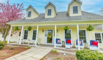 104 Champagne Cir, Campton, NH 03223