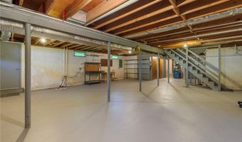 15 Secluded Dr, Narragansett, RI 02882