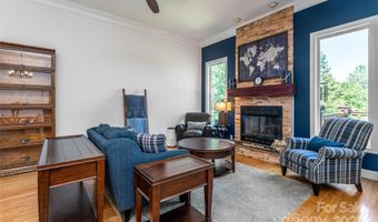 47 Timberwood Dr, Asheville, NC 28806