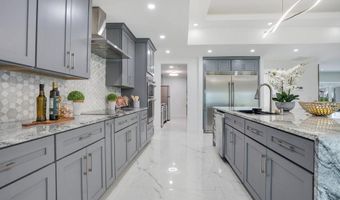 49 INTERLAKEN Rd, Orlando, FL 32804