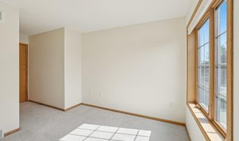 3354 N Stone Creek Cir, Madison, WI 53719