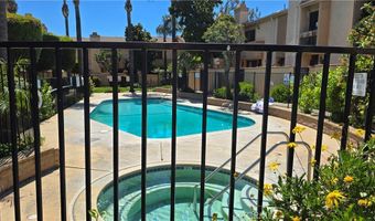 9601 Woodman Ave 8, Arleta, CA 91331