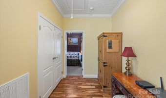 142 Pinners Cove Rd, Asheville, NC 28803