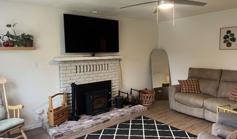1437 Hemlock Ave, Anderson, CA 96007