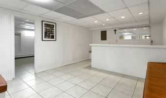 371 Northfield Dr, Bridgeport, CT 06606