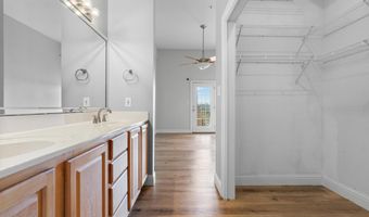4507 Furling Ln 302, Destin, FL 32541