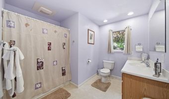 2943 Lee Marie Dr, Adrian, MI 49221
