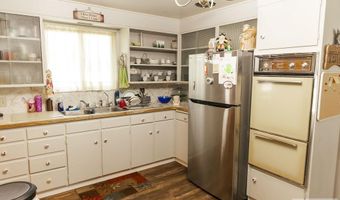 570 N Curtis St, Blackfoot, ID 83221
