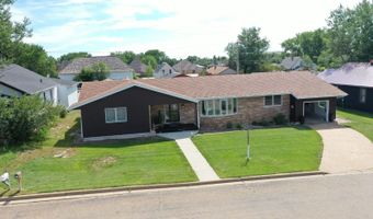 203 3rd Ave SW, Bowman, ND 58623